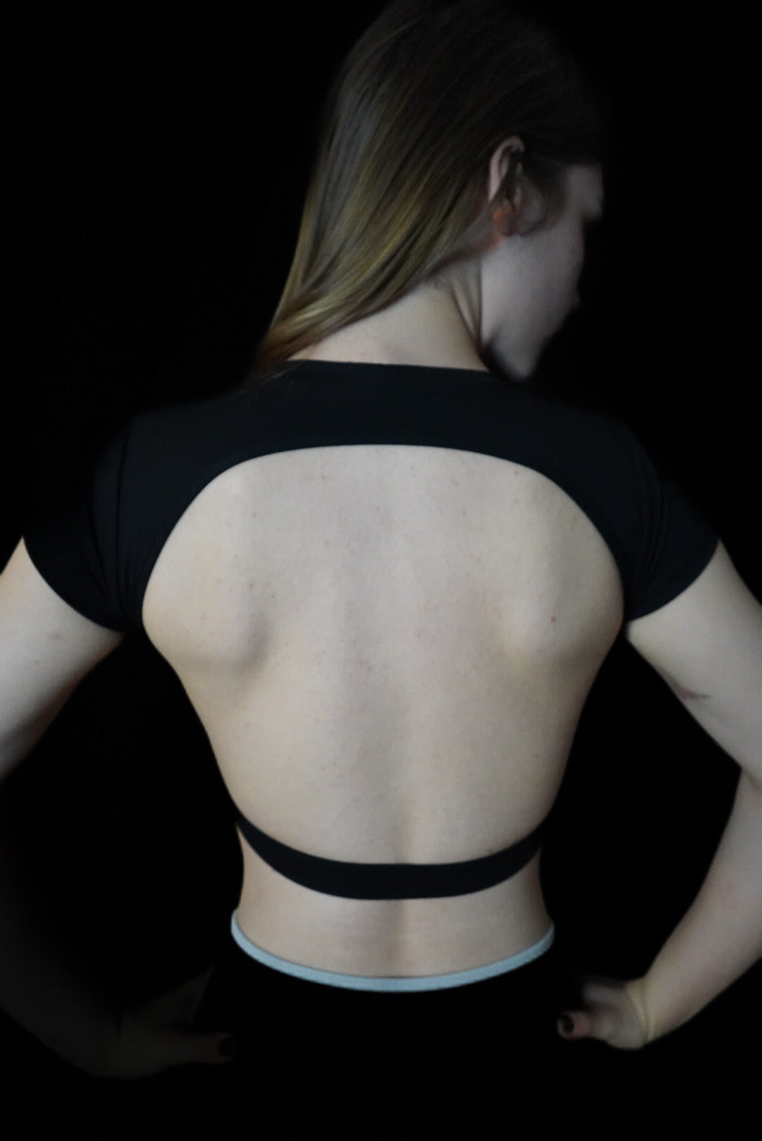 Jet-Stream Women’s Open Back Top [White Dwarf]